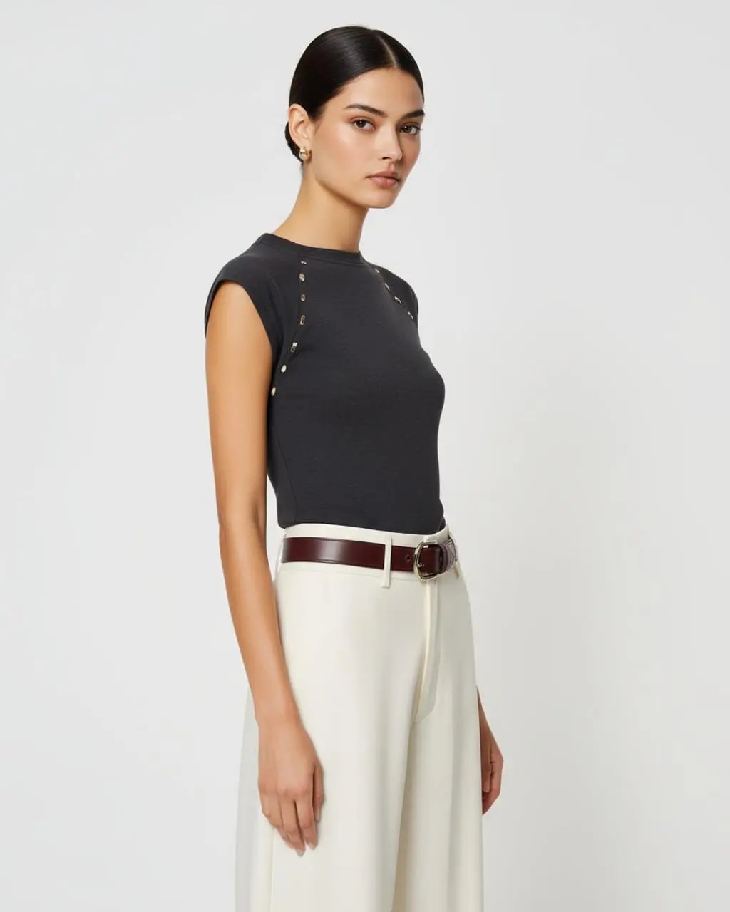 Round-Neck Sleeveless Fitted Top SOLACE